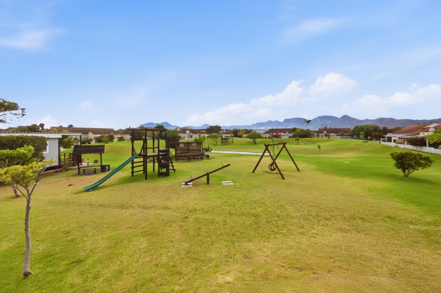 3 Bedroom Property for Sale in Whispering Pines Western Cape